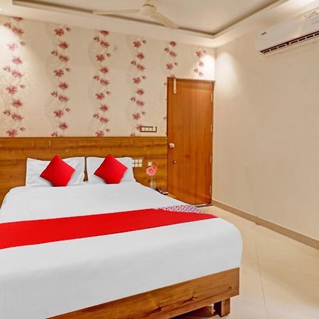 Hotel O Formula Vanivilasa Puram Bagian luar foto