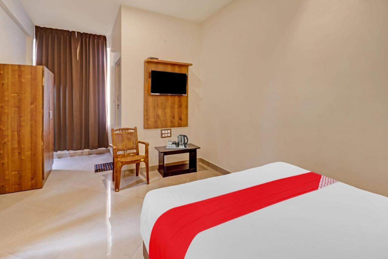 Hotel O Formula Vanivilasa Puram Bagian luar foto