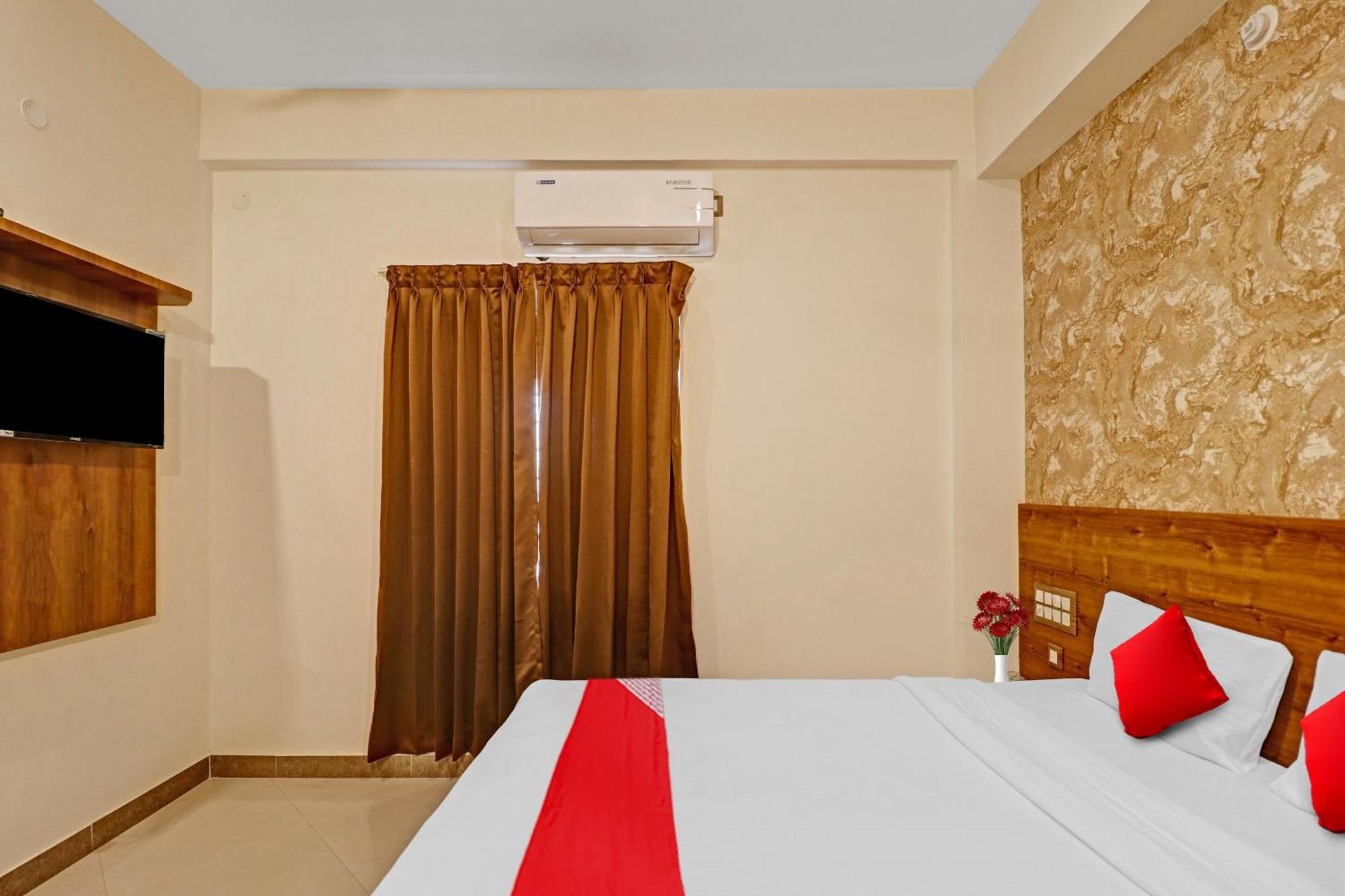 Hotel O Formula Vanivilasa Puram Bagian luar foto