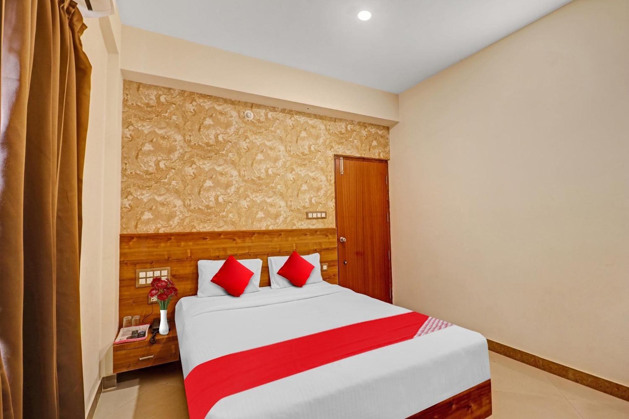 Hotel O Formula Vanivilasa Puram Bagian luar foto