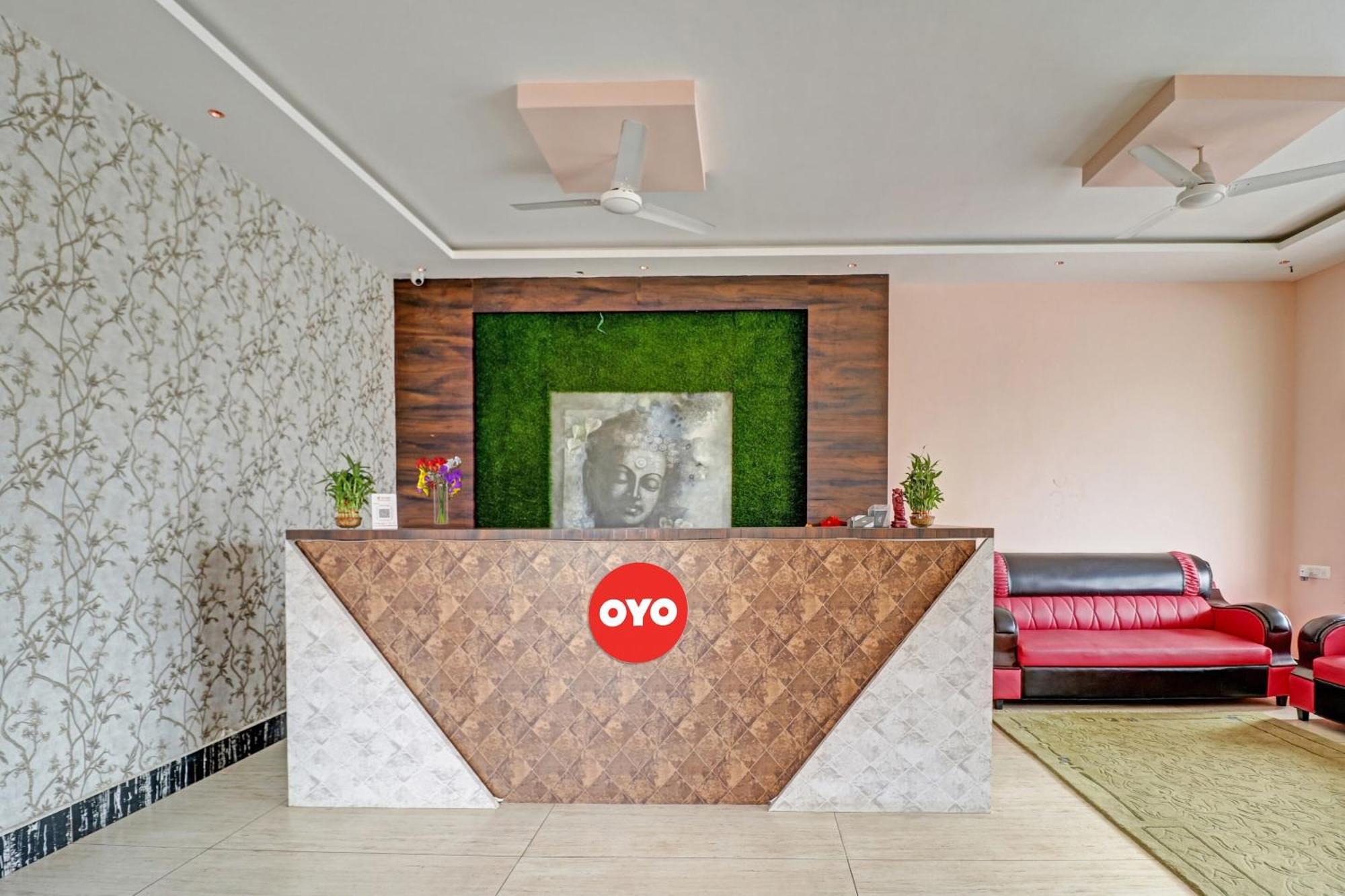 Hotel O Formula Vanivilasa Puram Bagian luar foto