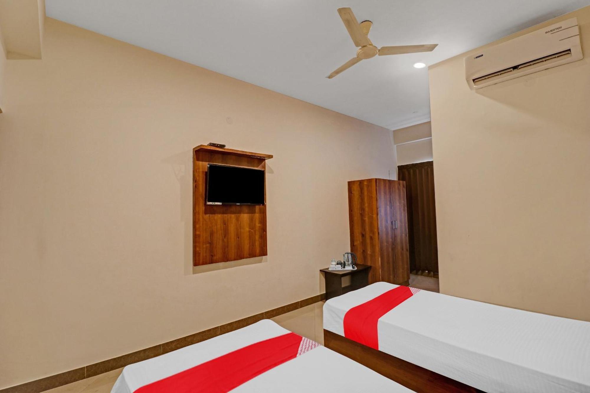 Hotel O Formula Vanivilasa Puram Bagian luar foto